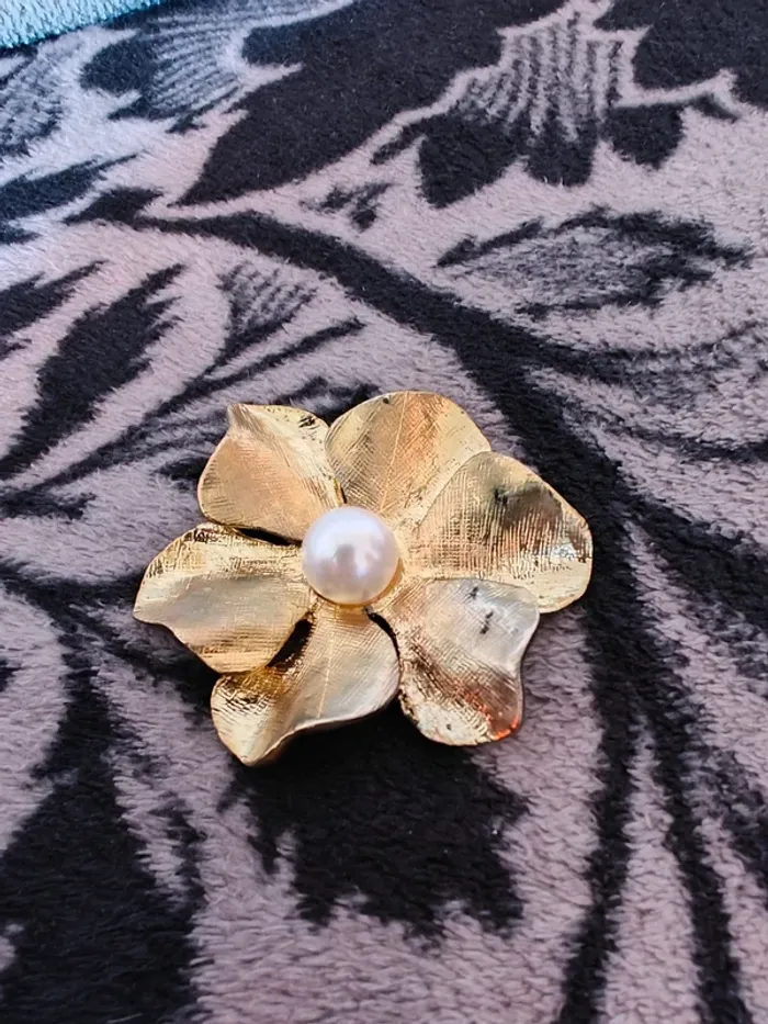 Lot de deux broches en forme de fleur - photo numéro 2