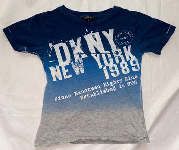 tshirt DKNY 4 ans petite trace en bas