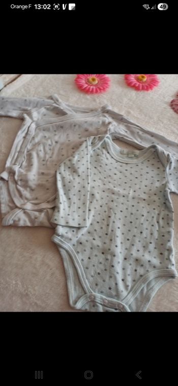 Lot de 2 bodies bébé taille 6 mois