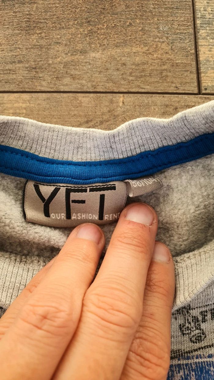 Pull yft 4 ans en très bon état - photo numéro 2