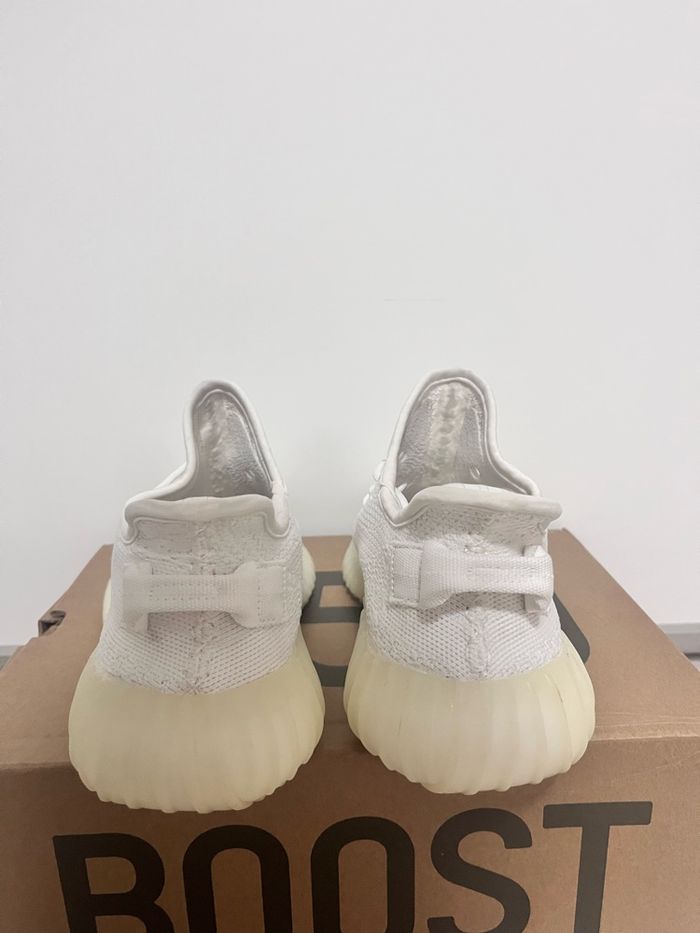 Yeezy 350 v2 triple White - photo numéro 2