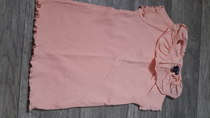T-shirt col à volants