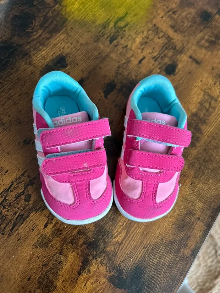 Baskets adidas bébé