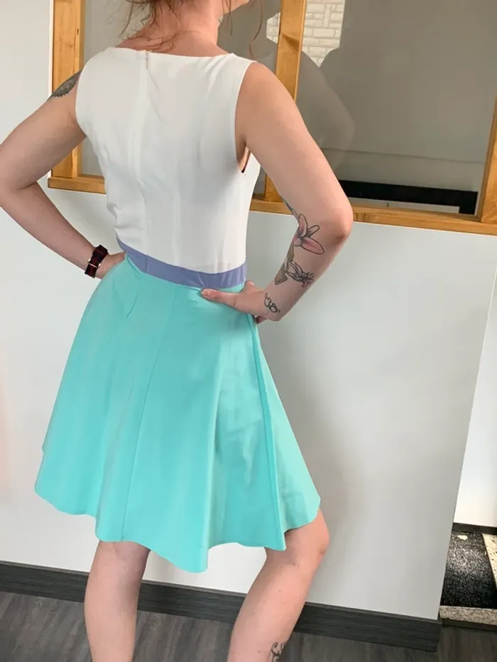 Robe élégante blanche et vert d’eau - photo numéro 4