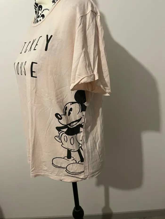 T-shirt à manches courtes oversize rose clair motif Mickey noir Disney taille L - photo numéro 3