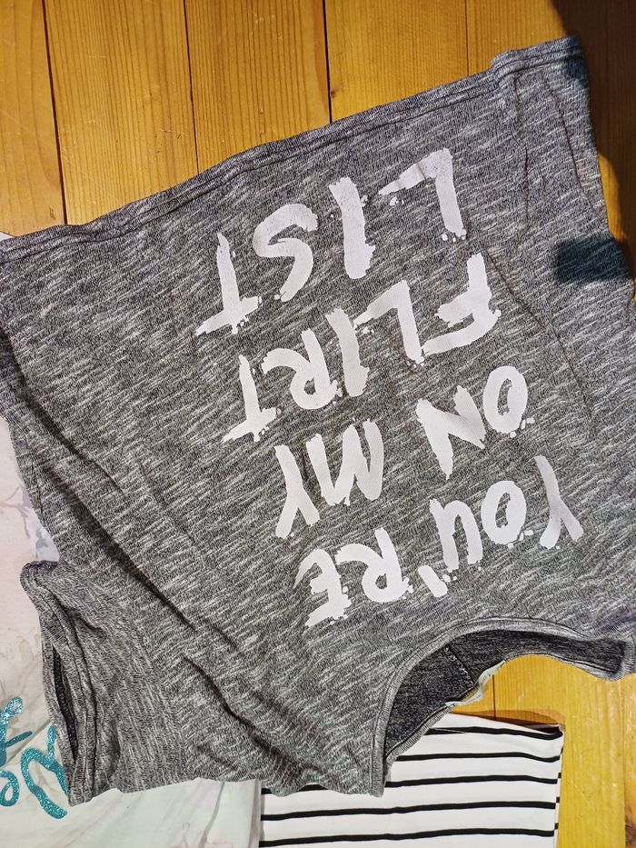 Lot 5 hauts 14/16 - photo numéro 4