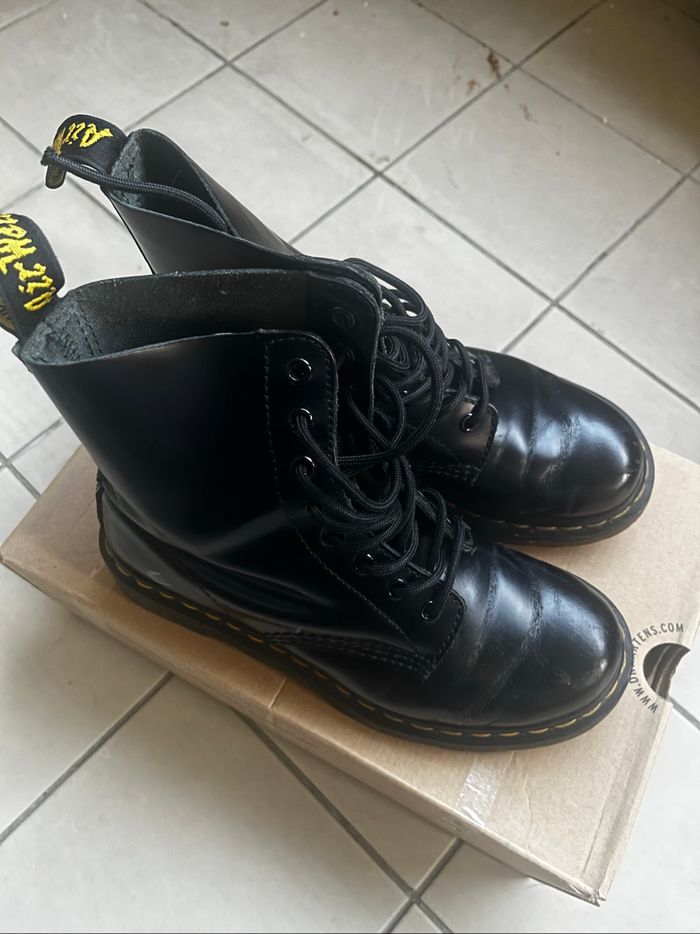 Chaussure bottines Dr. Martens cuir noir - Taille 37 - photo numéro 2