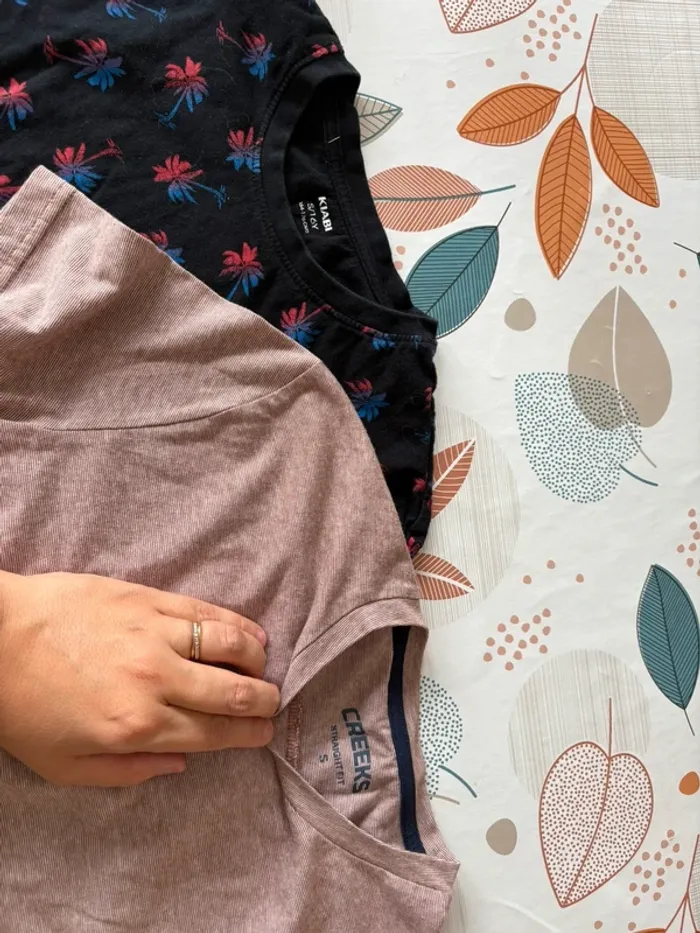 Lot de deux. T-shirts homme taille 16 ans ou taille S. Très bon état. - photo numéro 2
