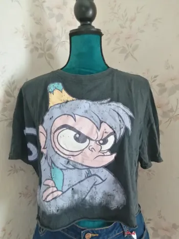 Tee-shirt crop top gris foncé disney / bershka / (S)