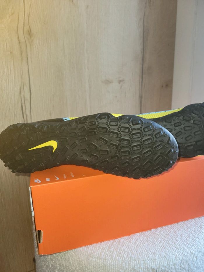 Crampons Foot Nike T 39 - photo numéro 3