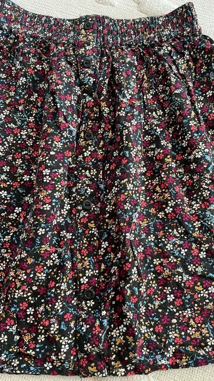 Jupe fleurie fille – Taille 10A / 140 cm – Marque LH - photo numéro 2