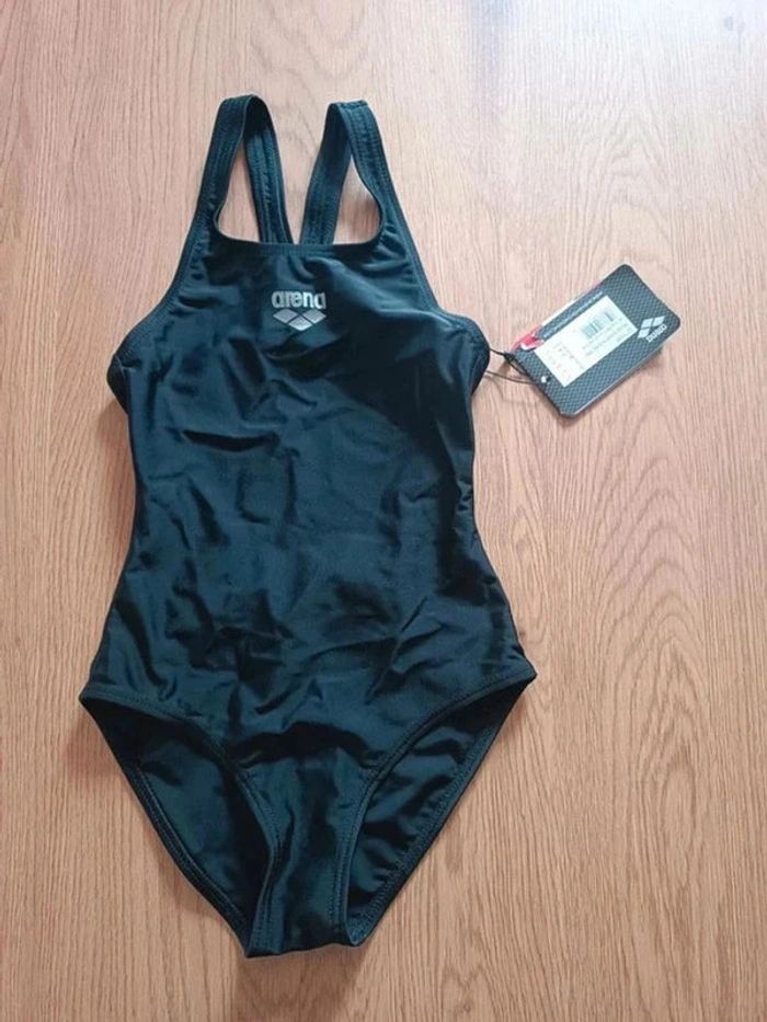 Maillot de natation Arena taille 6-7ans
