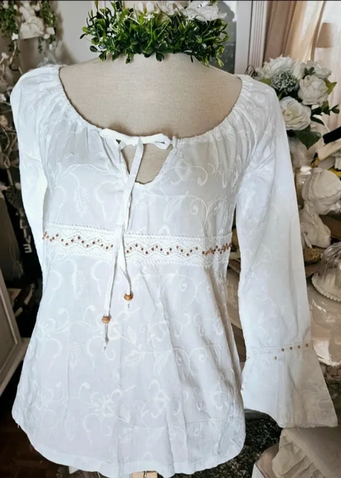 Blouse blanche dentelle brodée Shana Taille 36 Neuve - photo numéro 2