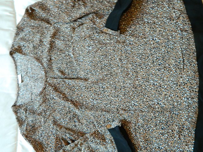 Haut marron et noir neuf marque Damart manches 3/4 taille 40