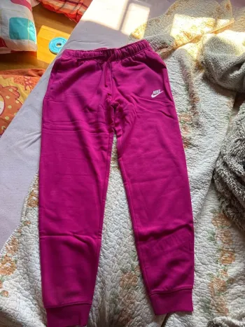 Jogging Nike femme neuf avec étiquette taille S/M