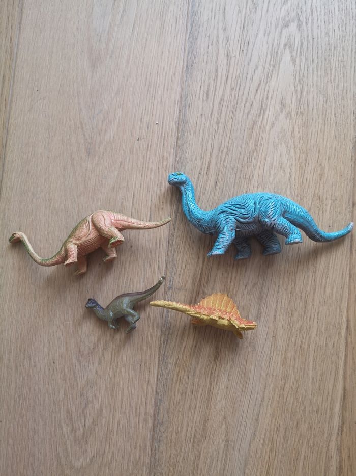 Lot 4 dinosaures - photo numéro 2