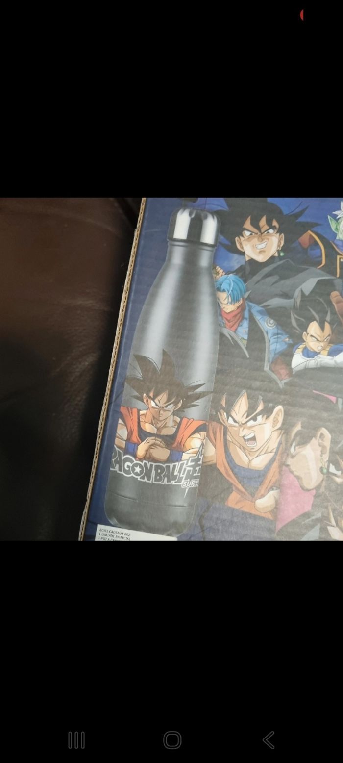 lot DRAGON BALL Z  - Gourde - Stylo - Cahier - Pot à crayons 🎁 Neuf 🎁 - photo numéro 5