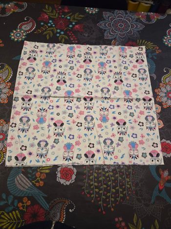 Morceau de tissus motif hiboux