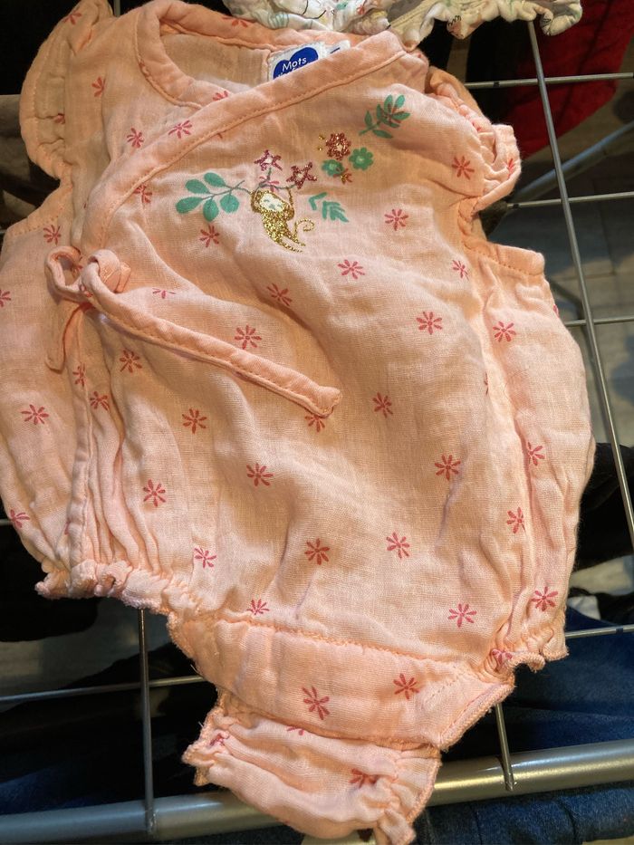 Vêtements 1mois fille - photo numéro 4