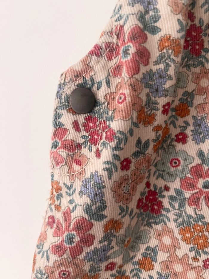 Salopette en jean beige fleuri bout’chou de Monoprix pour bébé fille taille 9 mois - photo numéro 4