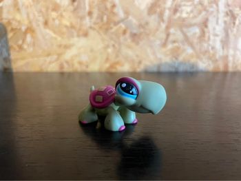 Idée cadeau 🎁 1 figurine Petshop LPS