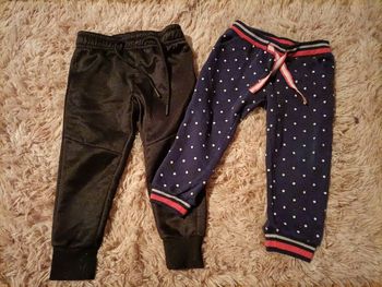 Lot vêtements filles 18-24 mois.