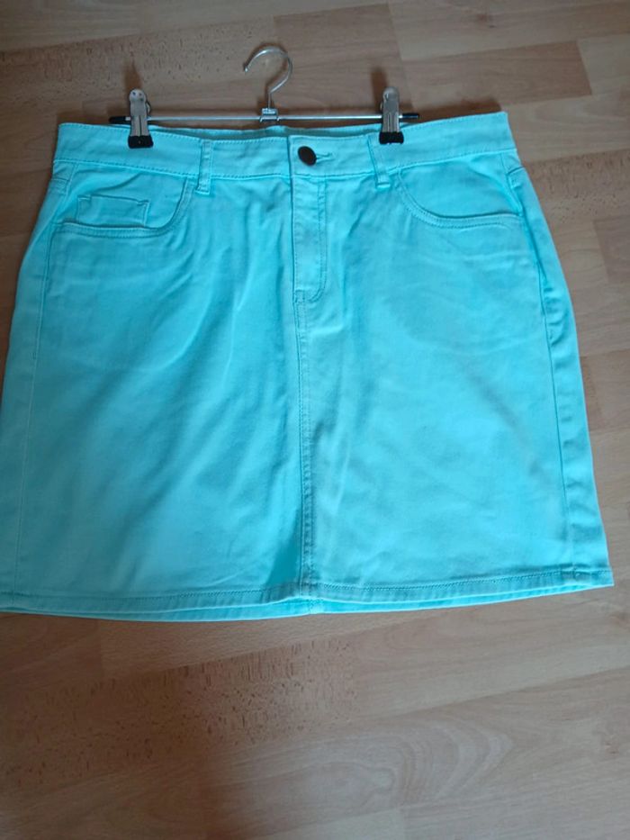Jupe couleur turquoise taille 40 marque Kiabi
