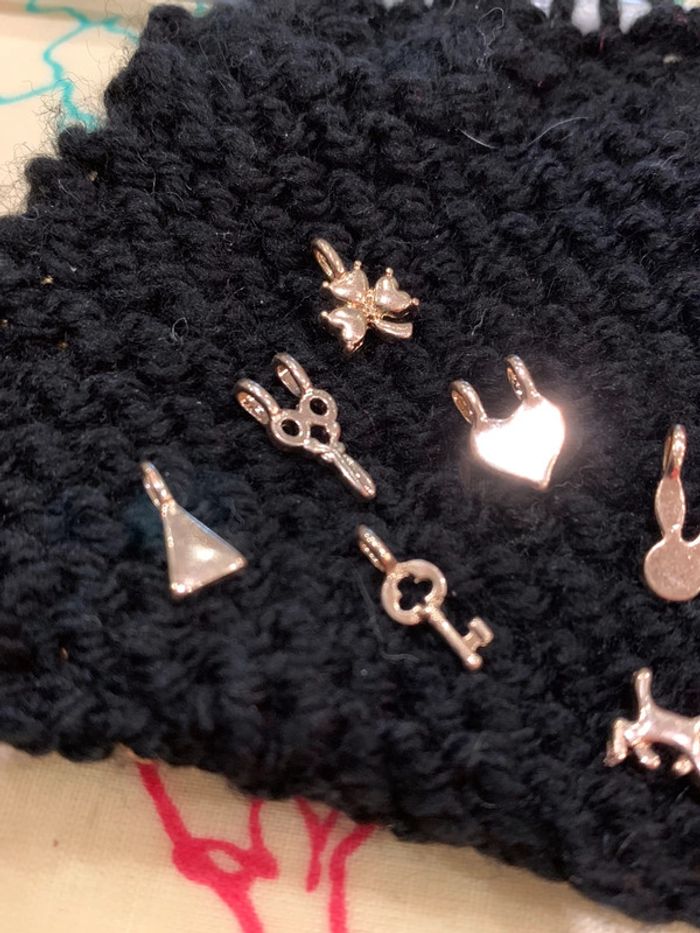 Lot de 18 breloques dorés pour création de bijoux - photo numéro 2