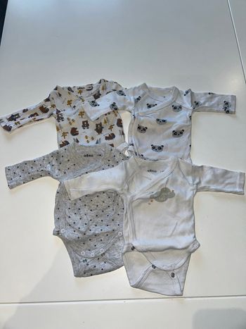 Lot de body 1 mois 