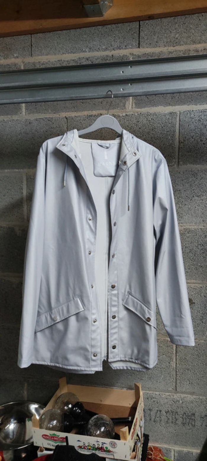 Imperméable pluie court bleu gris métallisé Rains