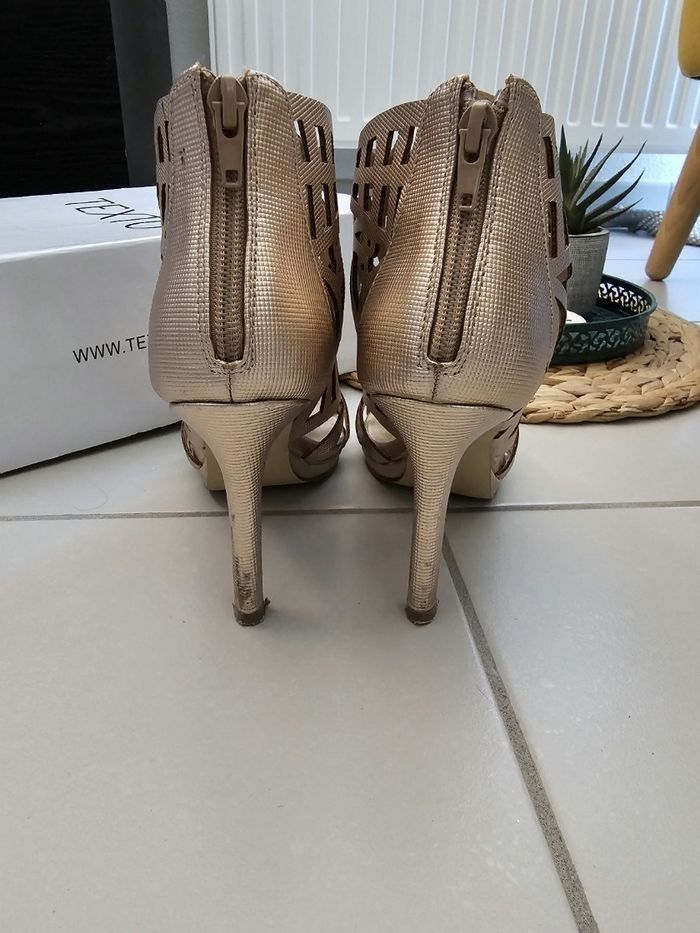 Jolie paires de sandales à talons Texto pointure 36 - photo numéro 5