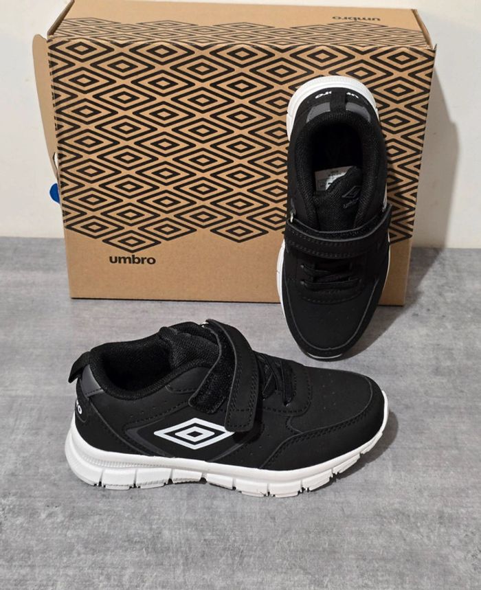 Baskets enfant umbro taille 31 - photo numéro 2