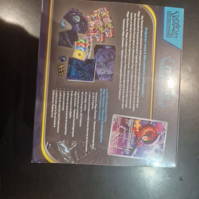 ETB Pokémon Flammes Fantasmagoriques — Neuf scellé, petits accrocs dans le plastique - photo numéro 2