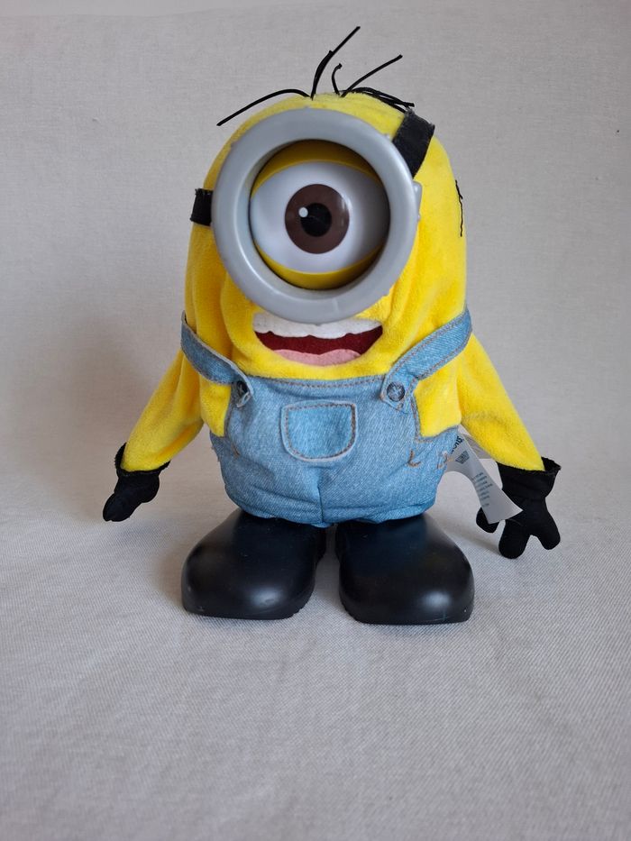 Peluche / Figurine interactive et acrobatique – Minions