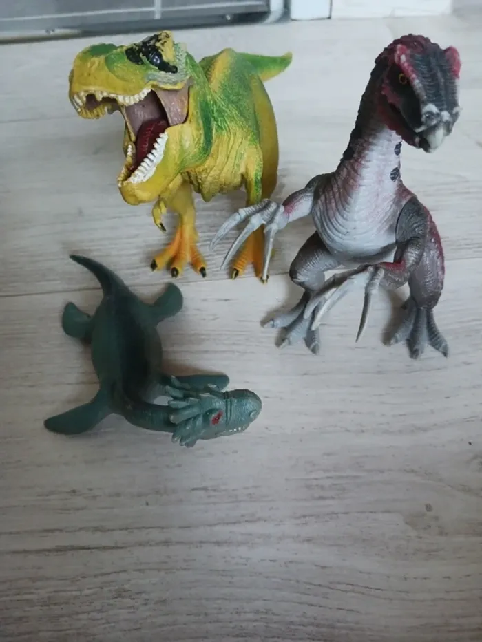 Lot dinosaures - photo numéro 2