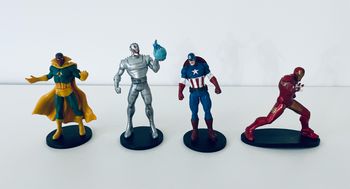 Lot de 4 figurines Marvel