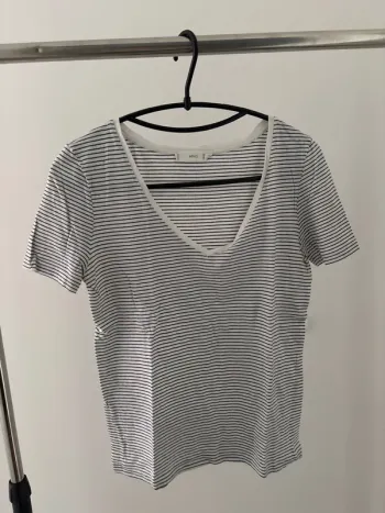 TEE shirt à rayures noir et blanche manche courte
