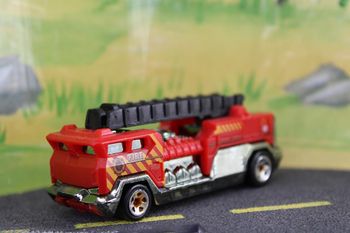 Hot wheels camion de pompier
