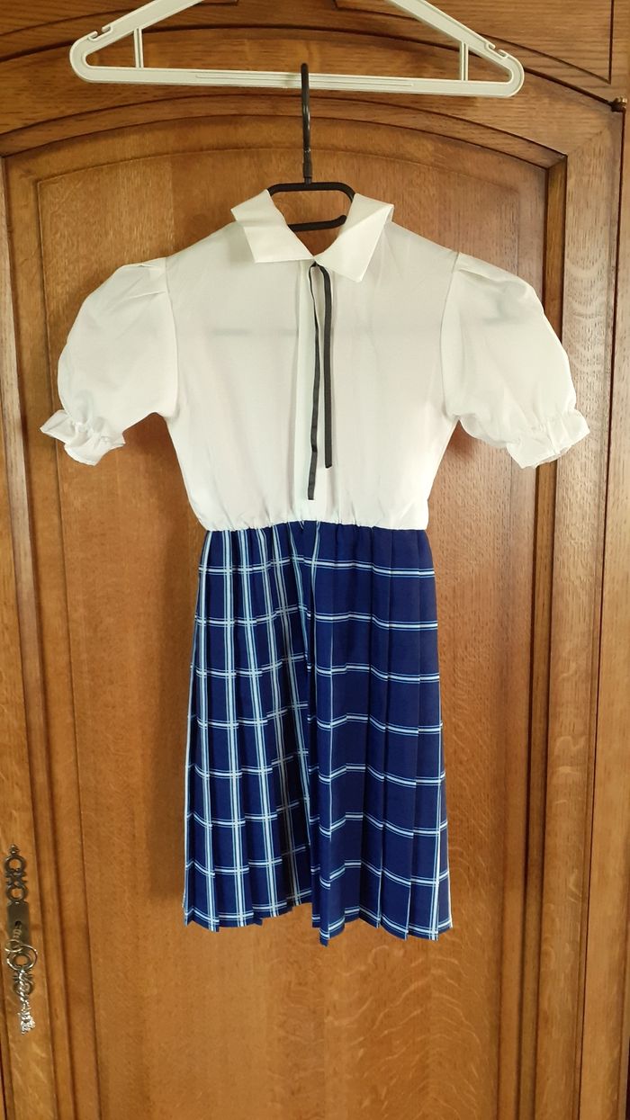 Robe chic 7/8 ans 126 - photo numéro 2