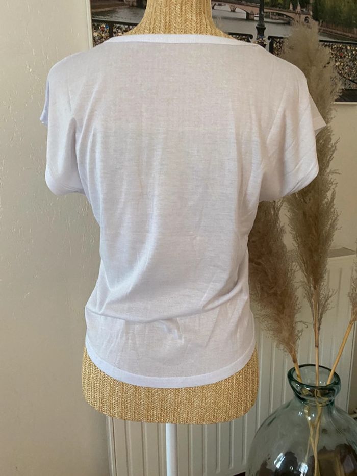 T-shirt blanc avec motifs - photo numéro 2
