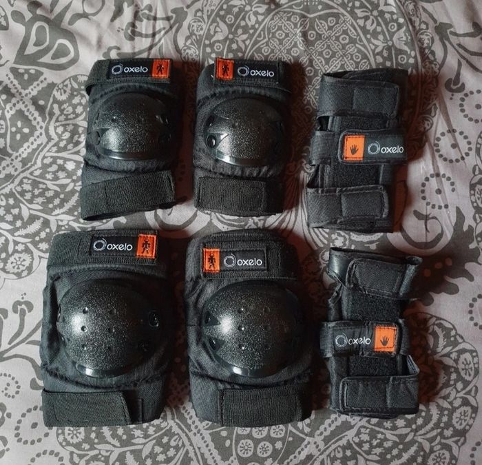 Roller + casque + set de protections (mains, coudes, genoux) - photo numéro 4