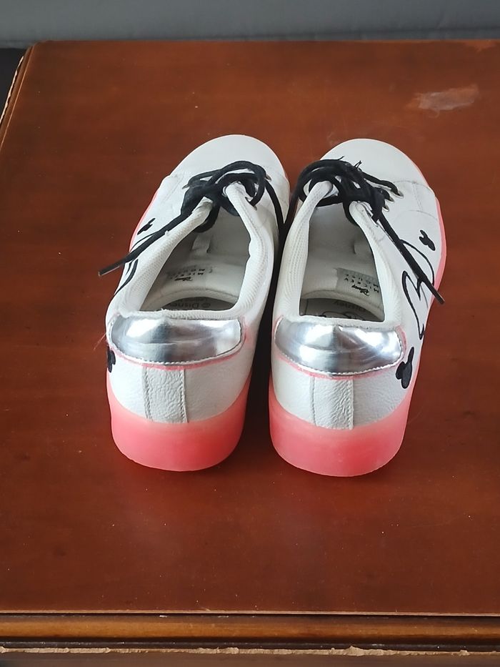 Baskets Mickey Mouse pointure 38 - photo numéro 3