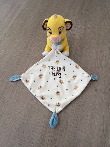 Doudou Simba The Lion King disney baby neuf sans étiquette