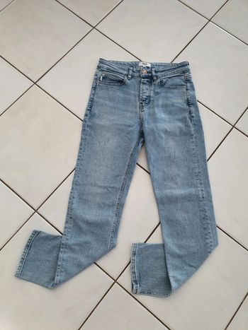 Jean garçon BZB taille 34 ( XS ) en très bon état