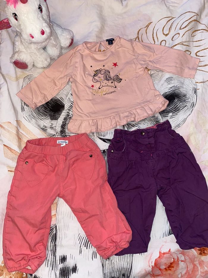 Ensemble pantalons et t-shirt, taille 12 mois, marque Orchestra.