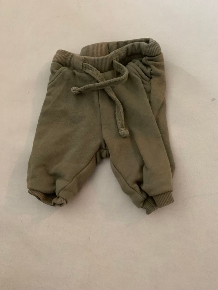 Lot 5 pantalons 1 mois - photo numéro 6
