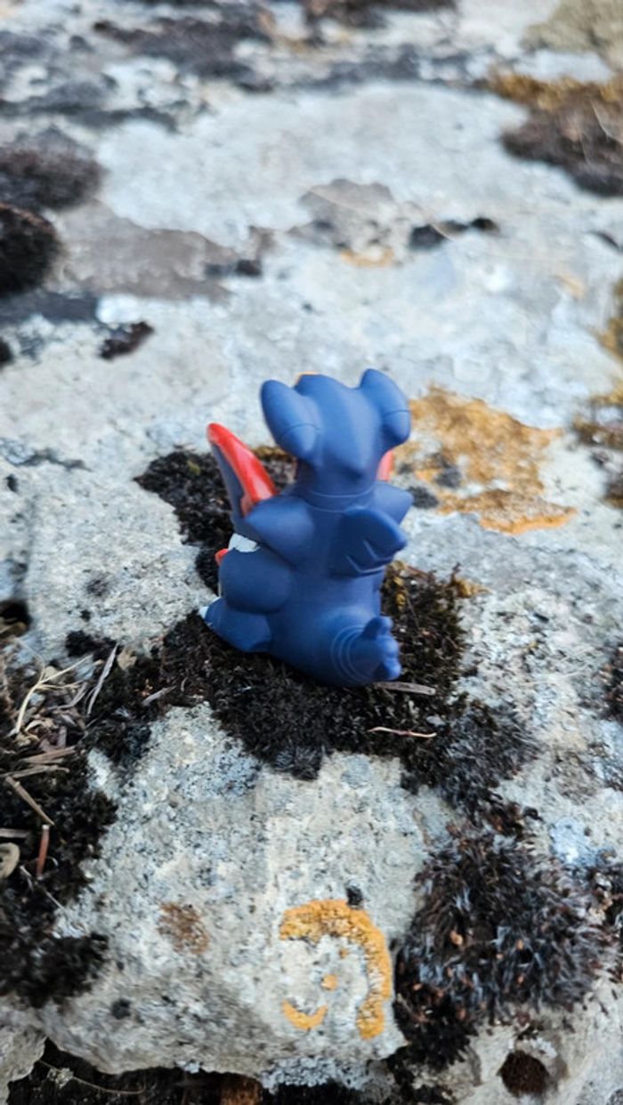 Super figurine Pokemon Nintendo finger puppet mega-carchacrok - photo numéro 3