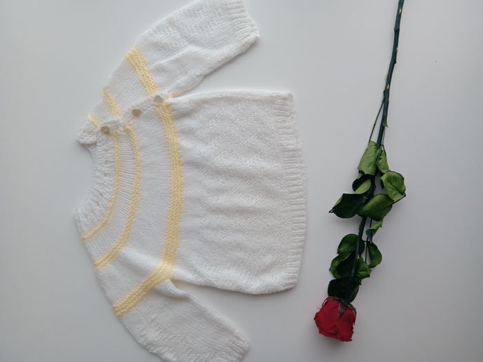 Pull fait main 3 mois