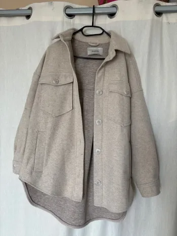 Veste beige molletonnée stradivarius