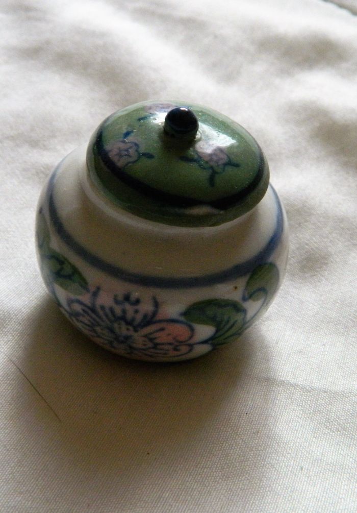 Pot en porcelaine miniature blanc et vert